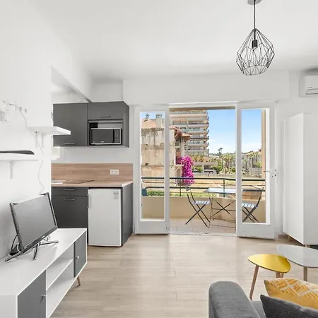 Le Dauphin, , Vue